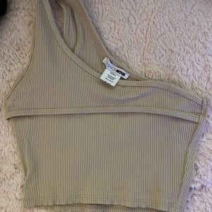 One sleeved tank
